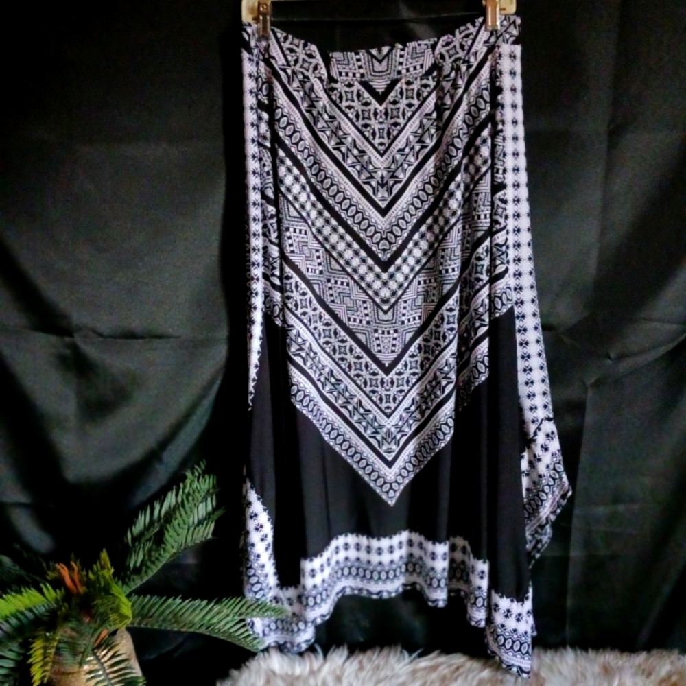 JM Collection Handkerchief Skirt sz lg
